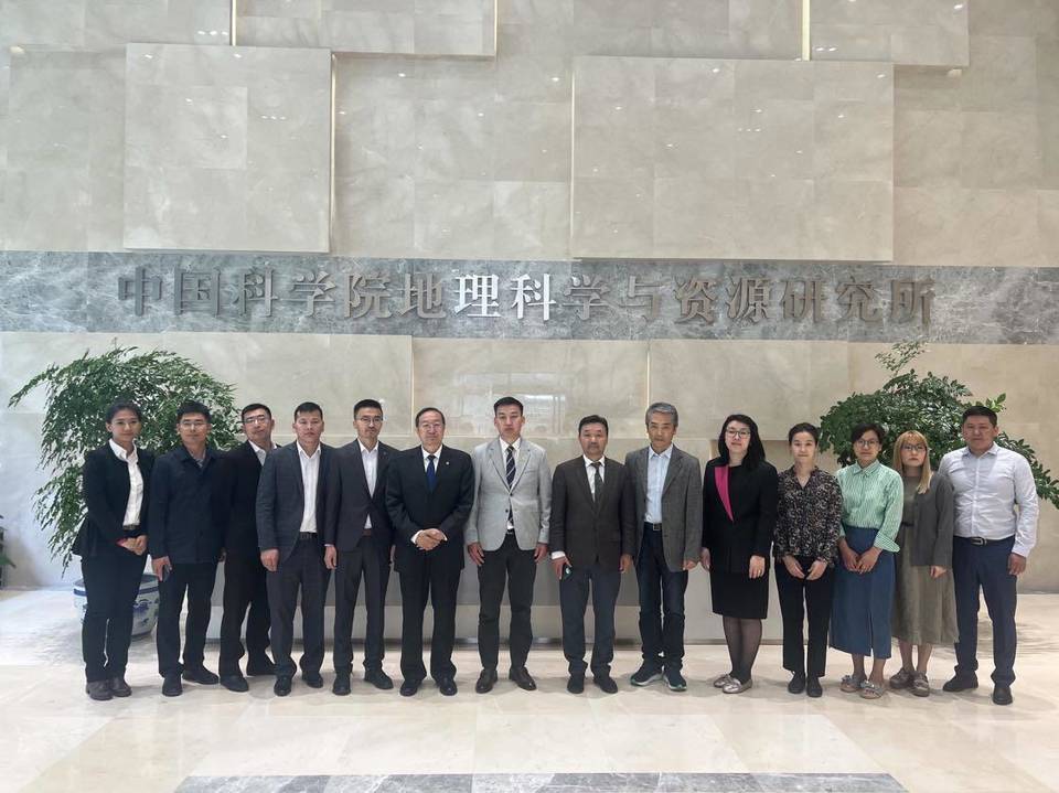 ХЯТАДЫН ШИНЖЛЭХ УХААНЫ АКАДЕМИЙН СУДЛААЧИДТАЙ ХАМТАРСАН СЕМИНАР, ХЭЭРИЙН СУДАЛГАА ХИЙЛЭЭ