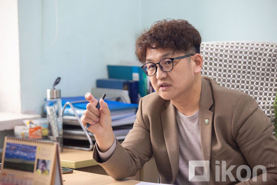 О.Хатанболд: Иргэний нийгэм гэдгийг өөрийнхөө халаасанд байдаг ТББ-уудыг гэж ойлгодог бол тэр том эндүүрэл