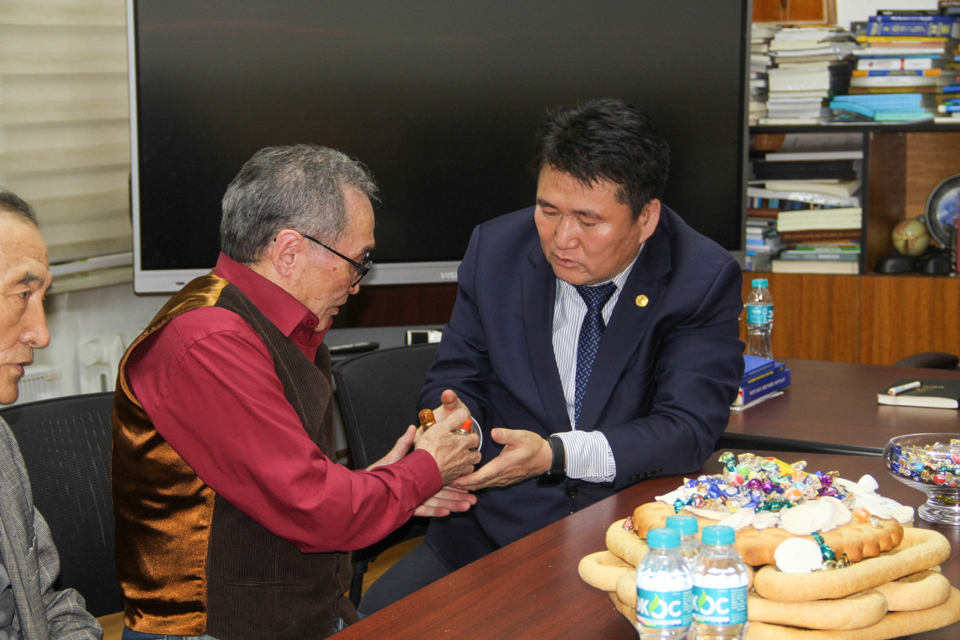 Ахмад социологичдын уулзалт боллоо